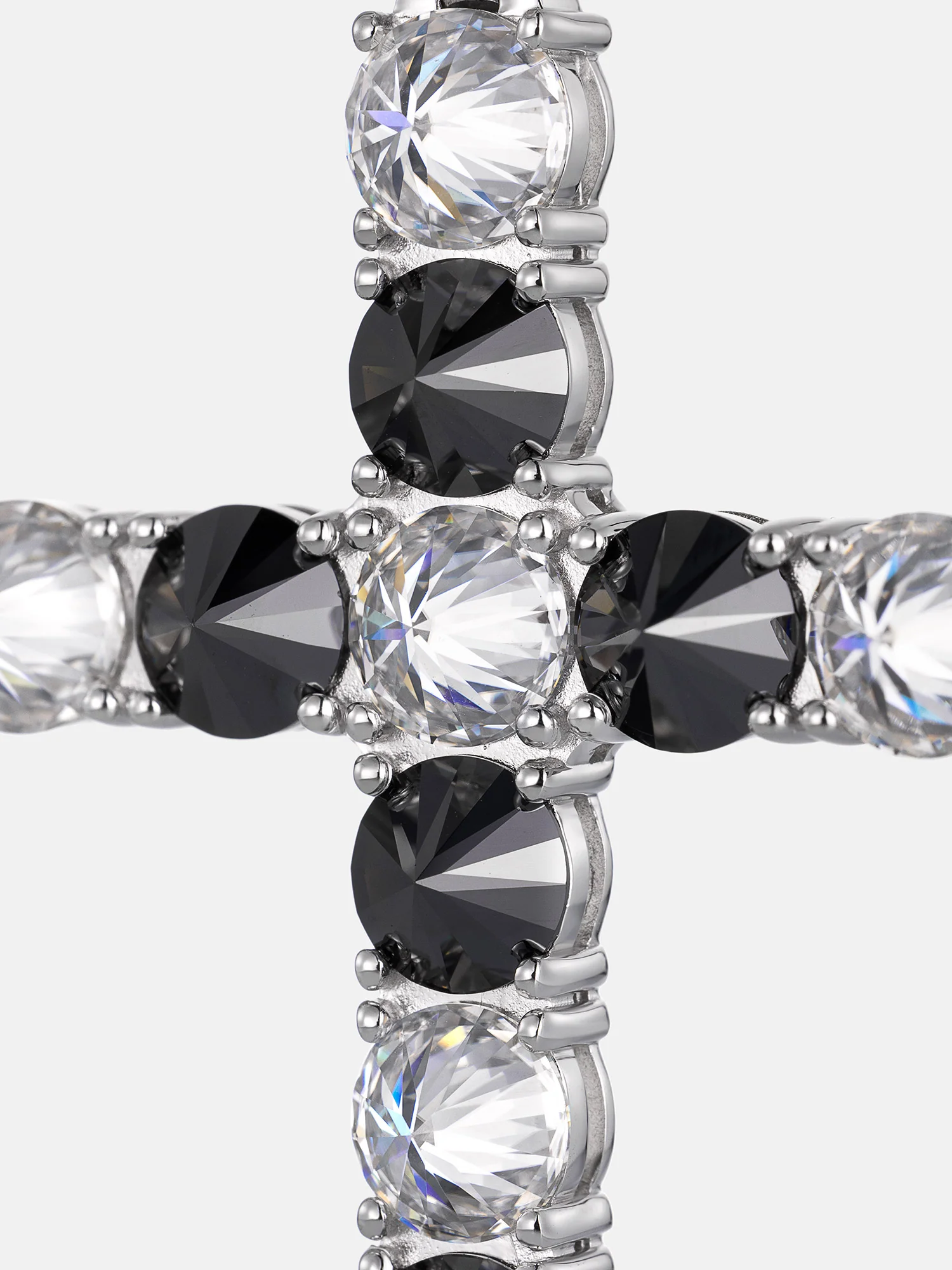 13CT Duo-Tone Reverse Set Moissanite Cross Pendant - Image 3
