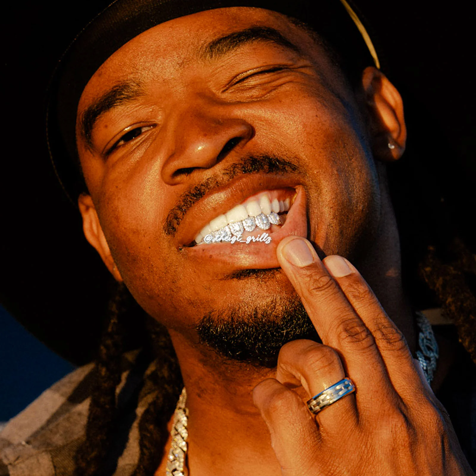 16 Pointer Stone On Center Moissanite Diamond Grillz - Image 8