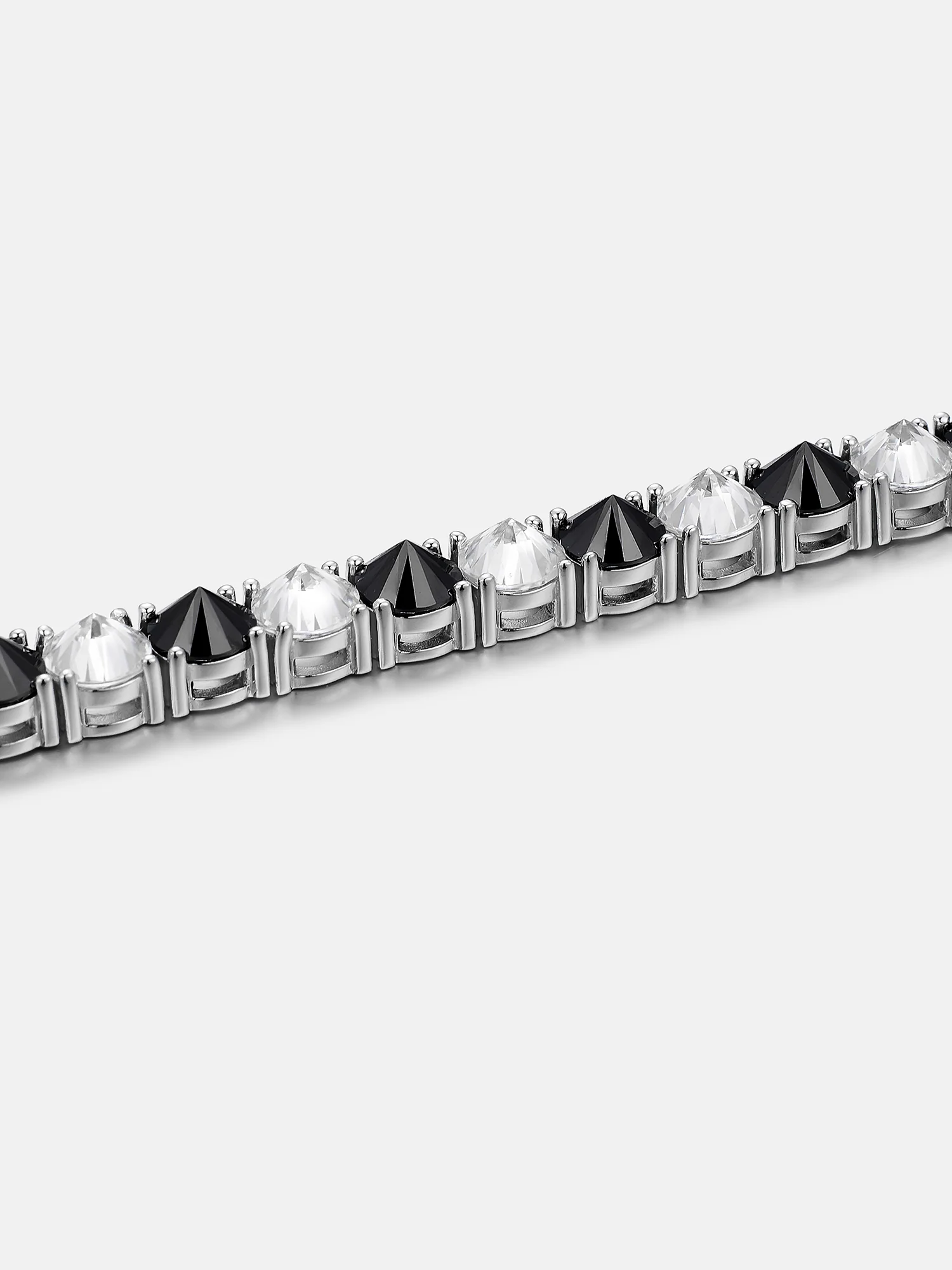 5mm Reverse-Set Black & White Moissanite Tennis Bracelet - Image 3