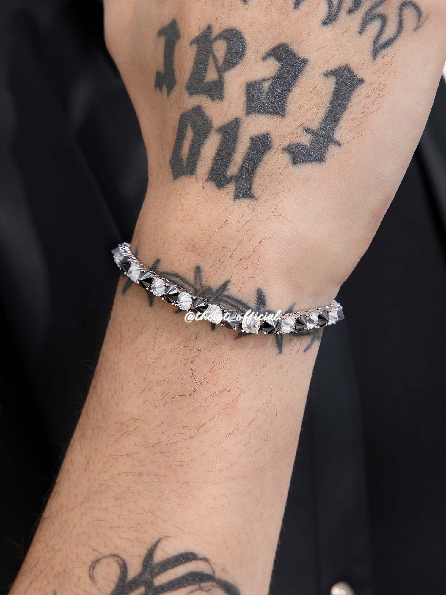 5mm Reverse-Set Black & White Moissanite Tennis Bracelet - Image 7
