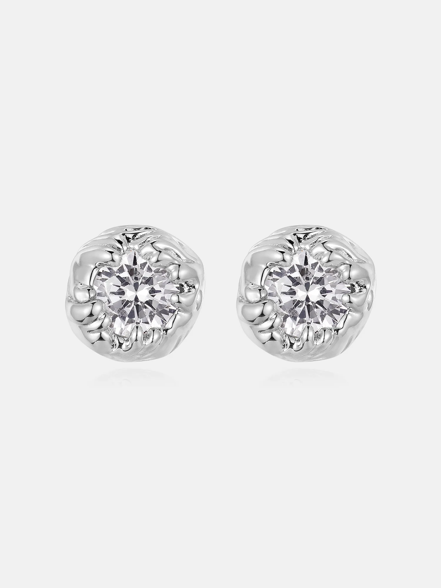 6MM Moissanite Fluid Stud Earrings
