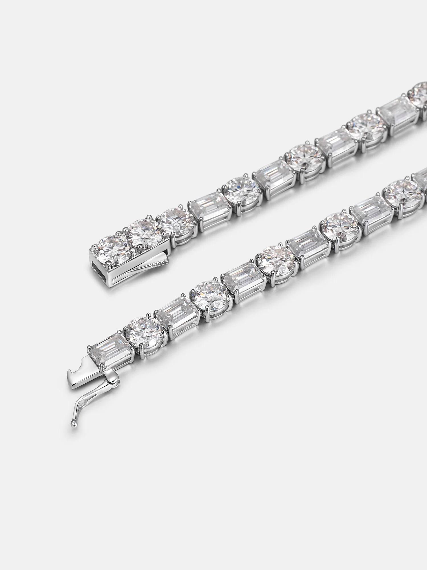 8MM Emerald & Round Cut Moissanite Tennis Chain - Image 5