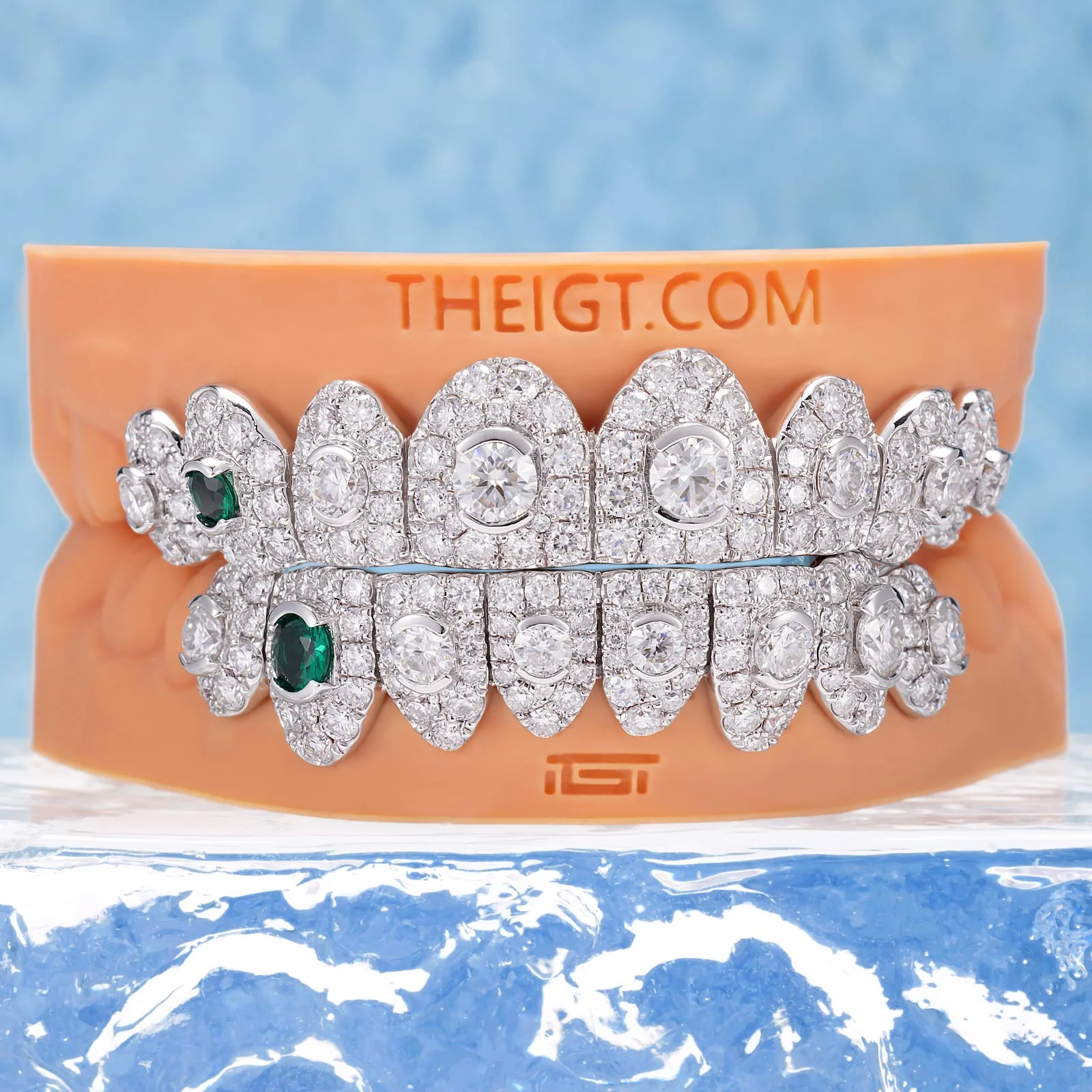 Big Pointer Set Round Cut Diamond Grillz - Image 5