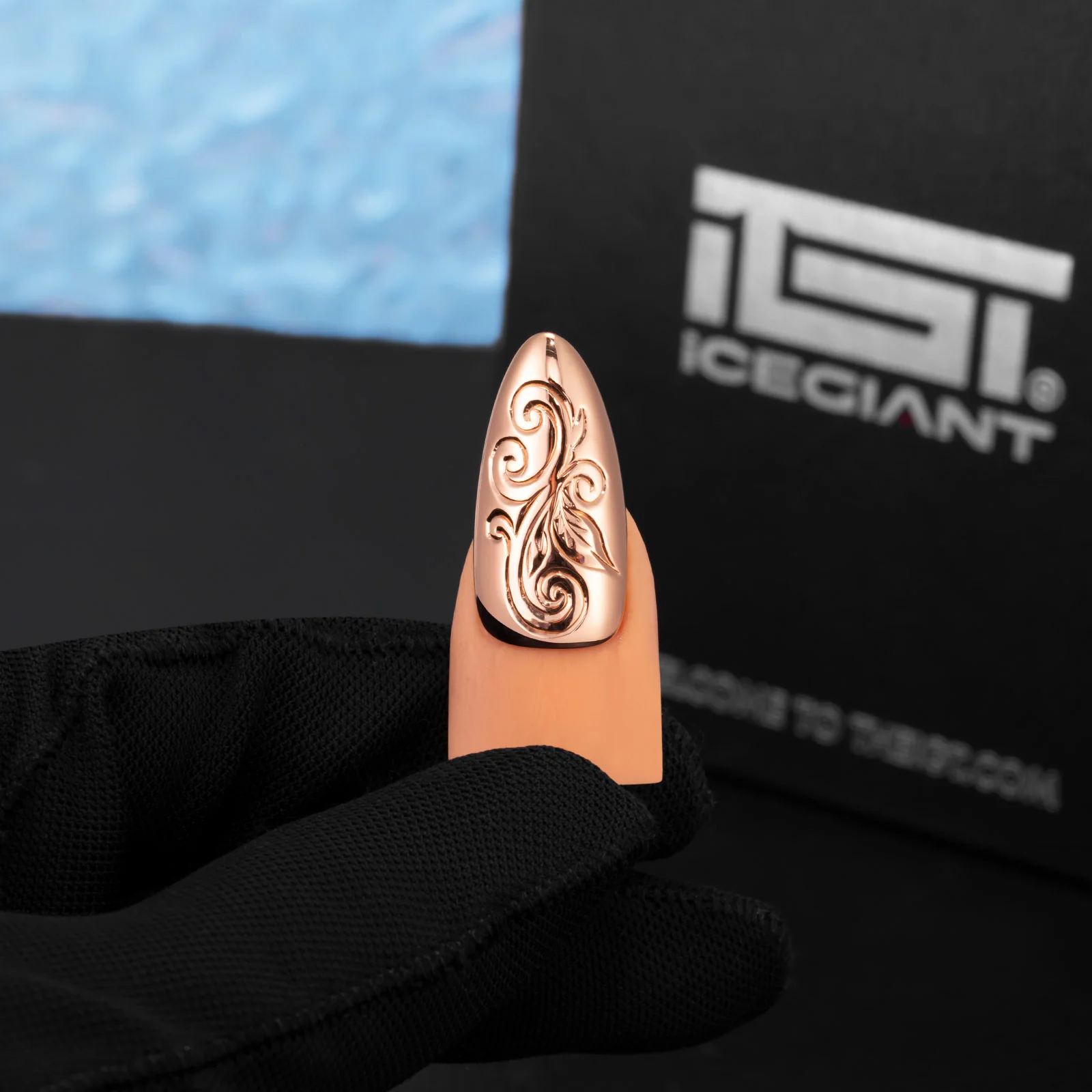 Engraved Rose Gold Nails - Image 7