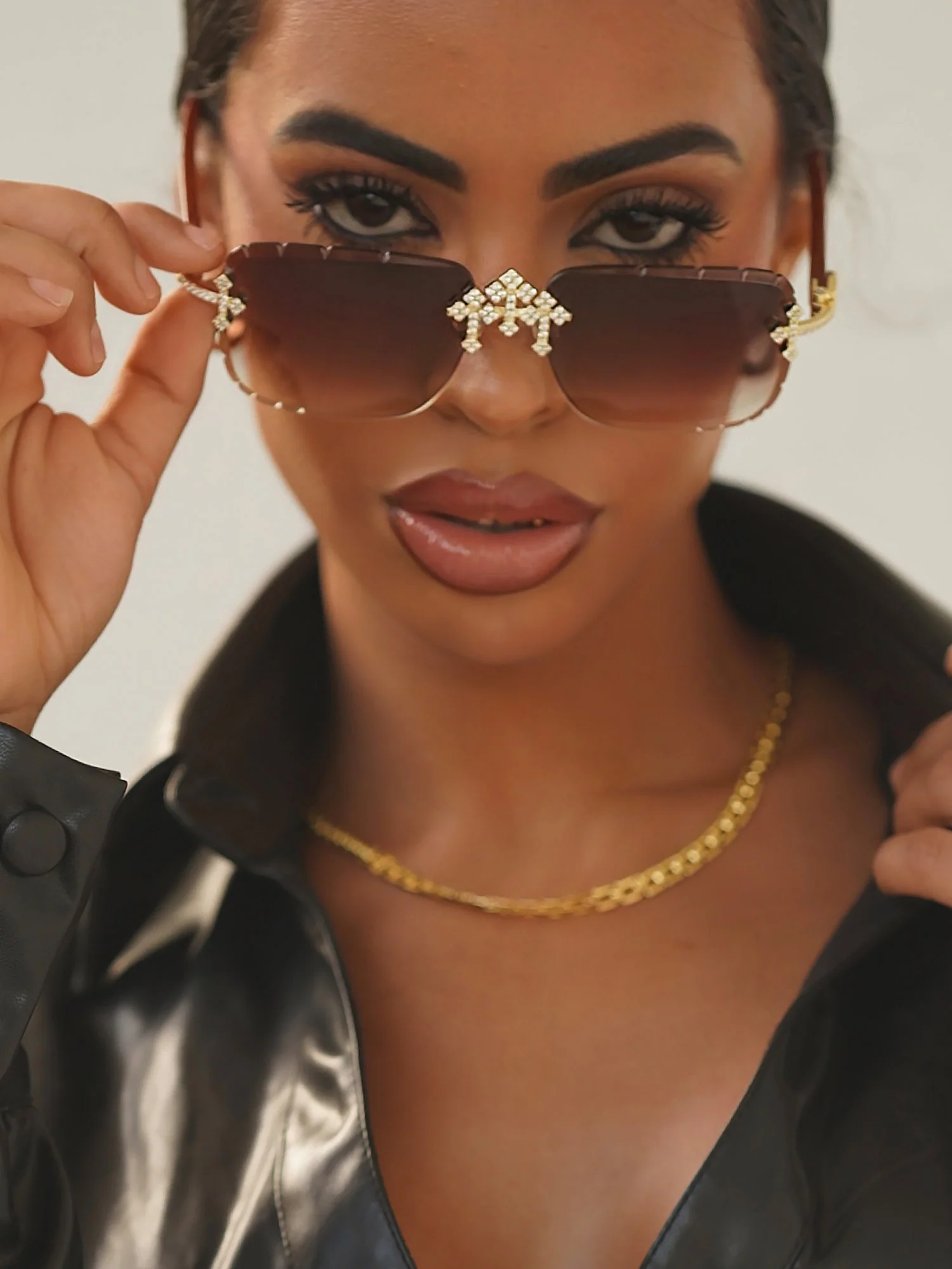 Fleuree Moissanite Sunglasses In Yellow Gold - Image 3