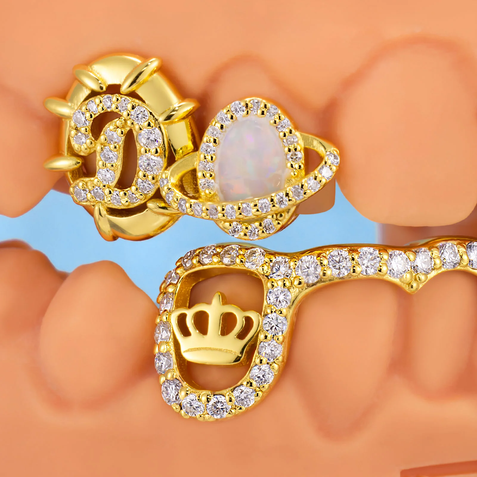 Globe Crown & Clover Grillz - Image 2