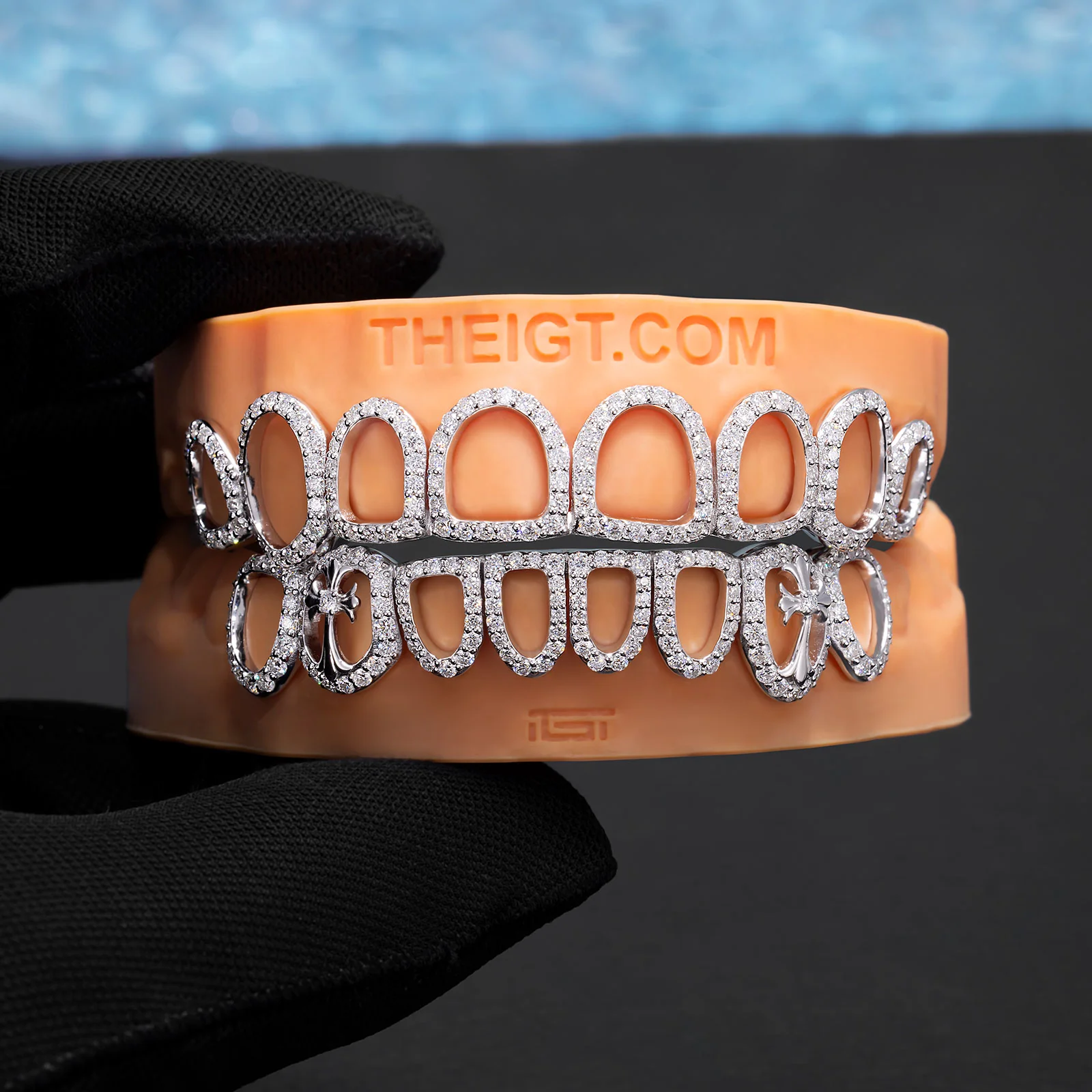 Iced-Out Cross Open-Face Grillz - Image 4
