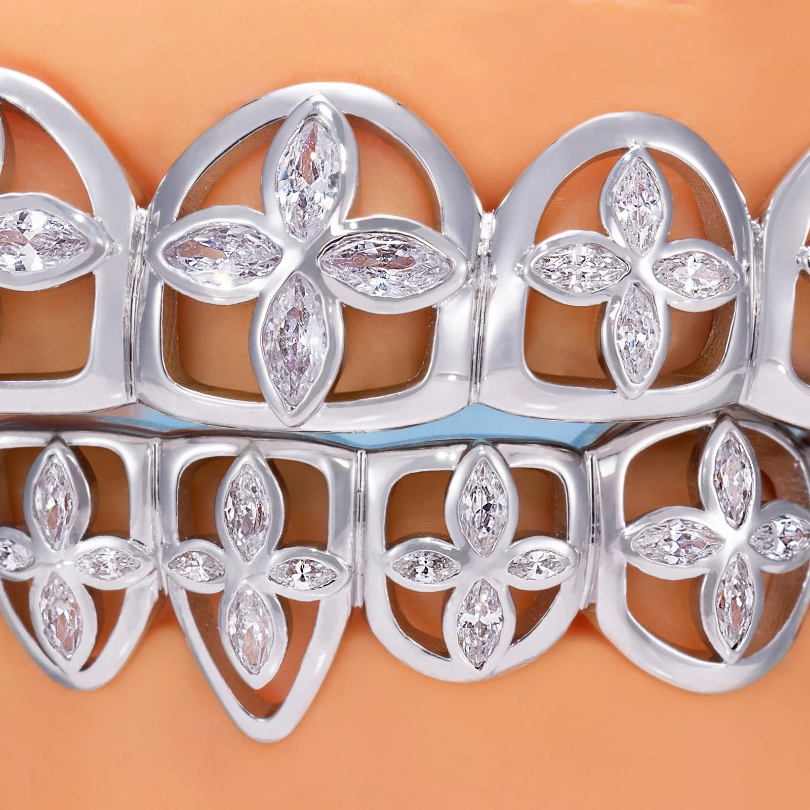 Monogram Clover Cut-Out Grillz - Image 3