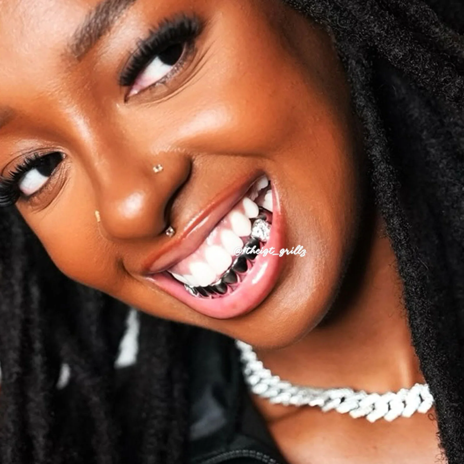 Mosaic Set Diamond On Fang Grillz - Image 8