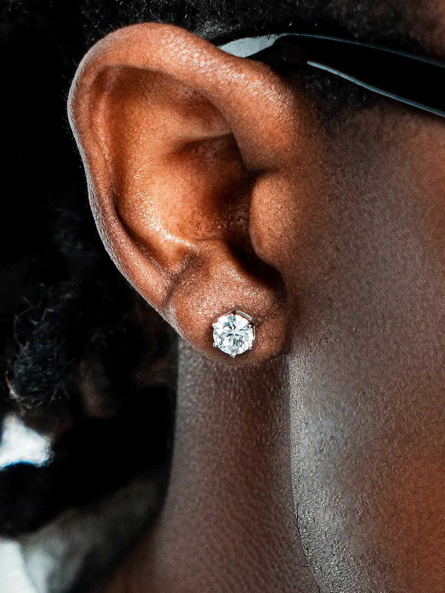 Round Cut Moissanite Earring - Image 8