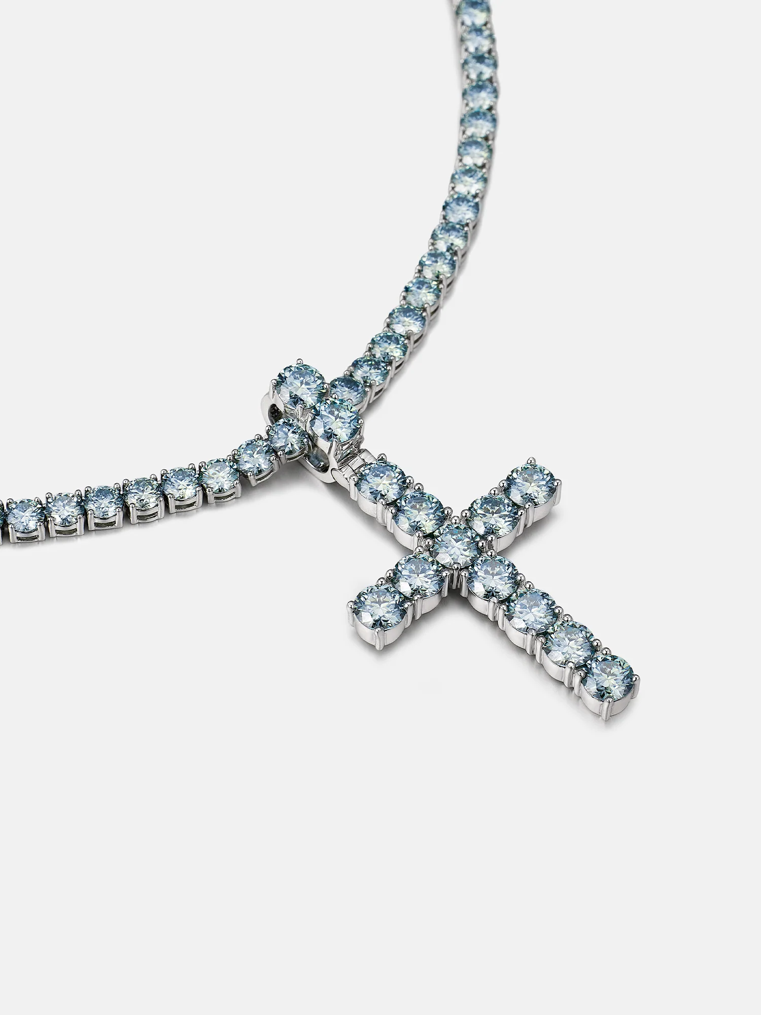 S925 13CT Blue Moissanite Cross Pendant - Image 5