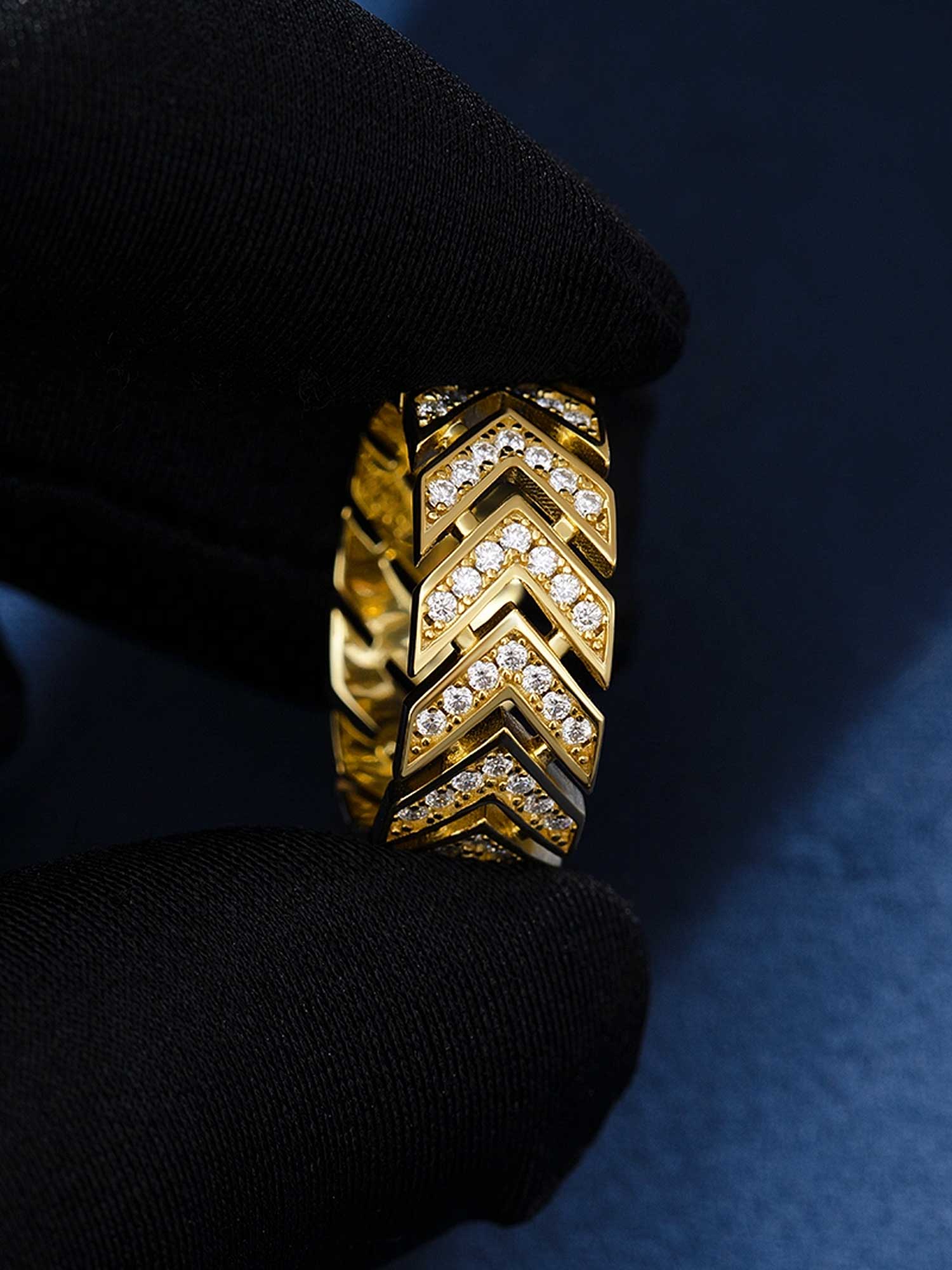 S925 Moissanite Loop Arrow Ring - Image 4