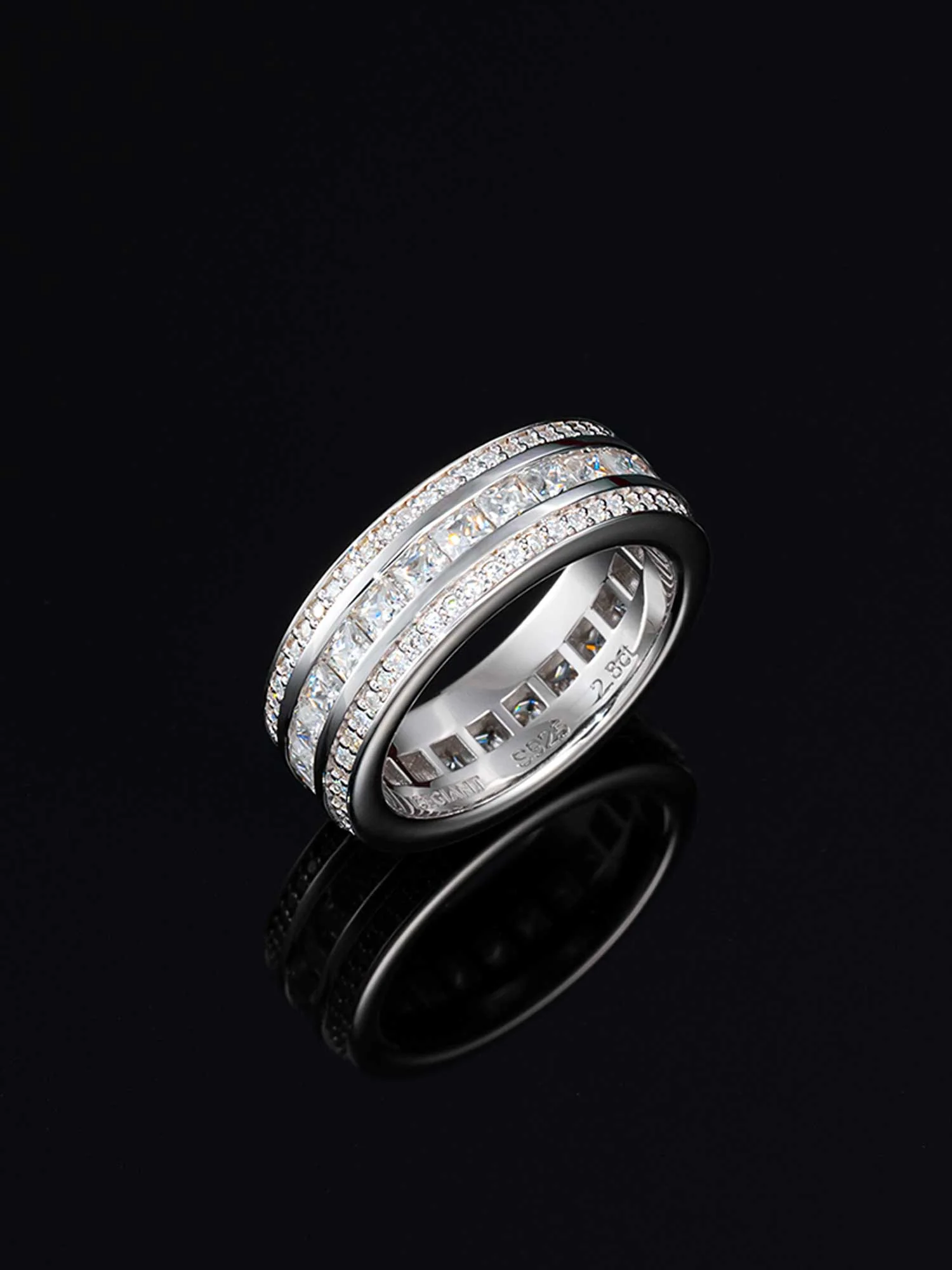 S925 Moissanite Single Row Baguette Band Ring - Image 2