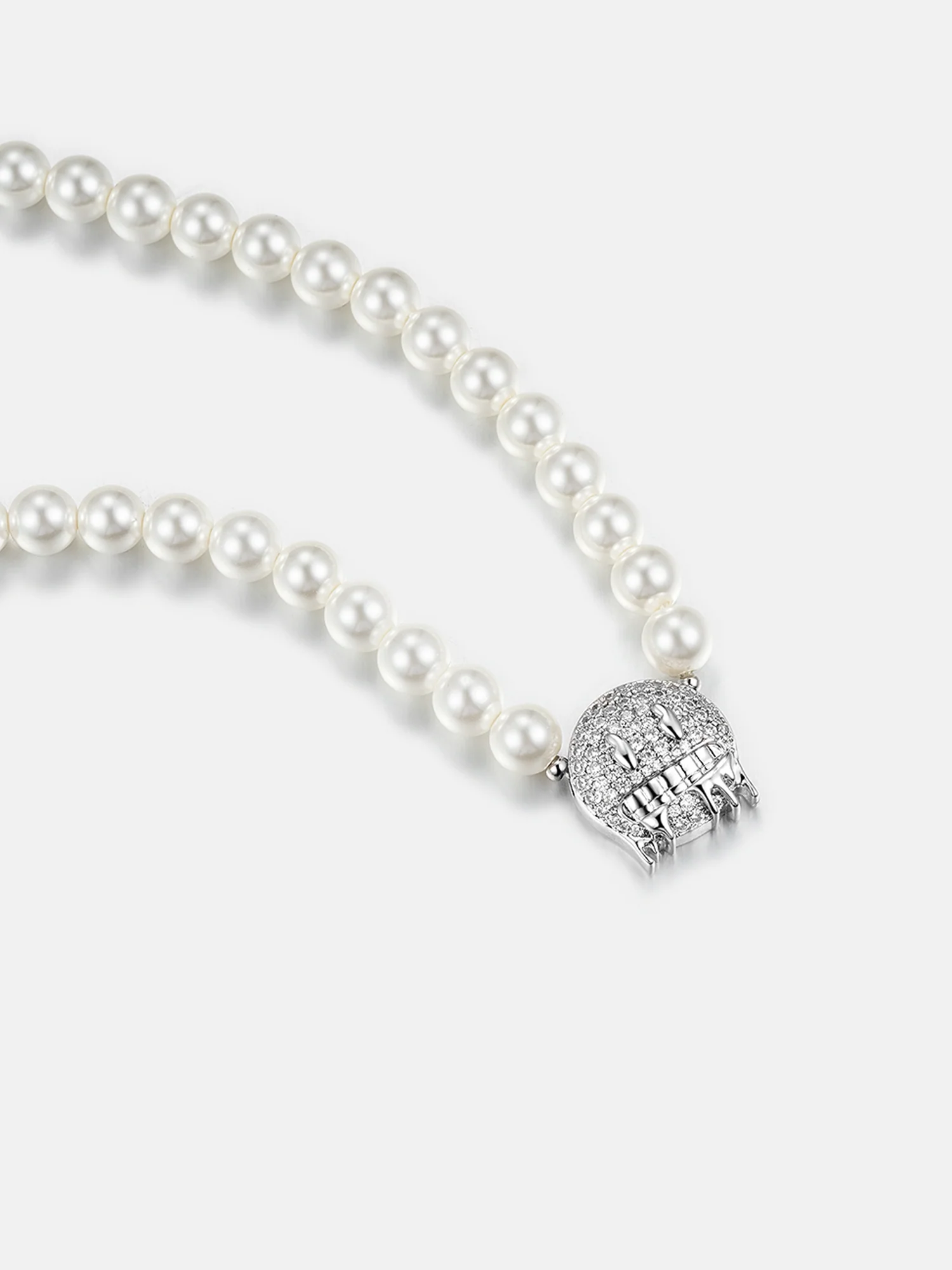 S925 Moissanite Emoji Pearl Chain - Image 2