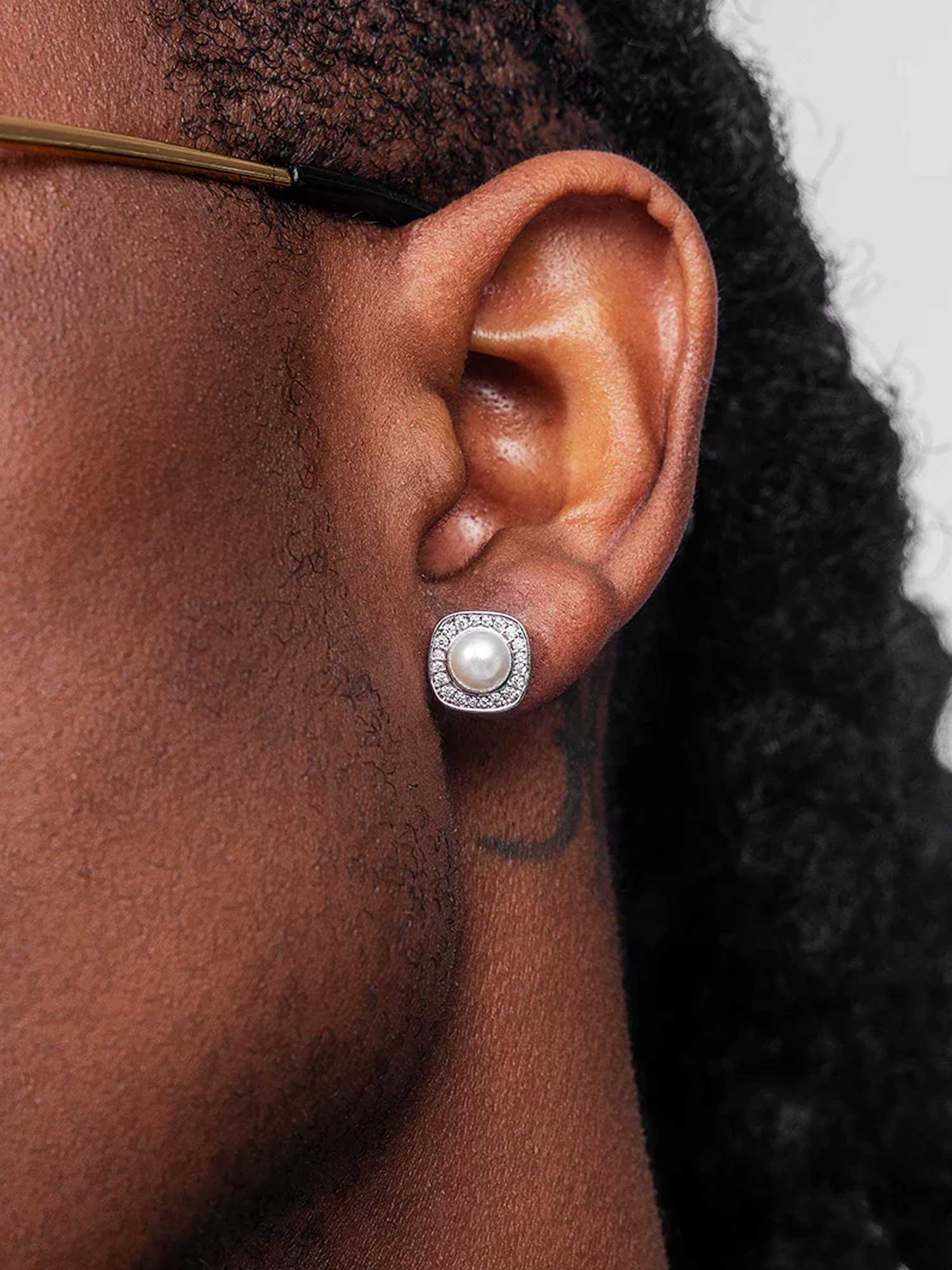 S925 Moissanite & Pearl Square Stud Earrings - Image 4