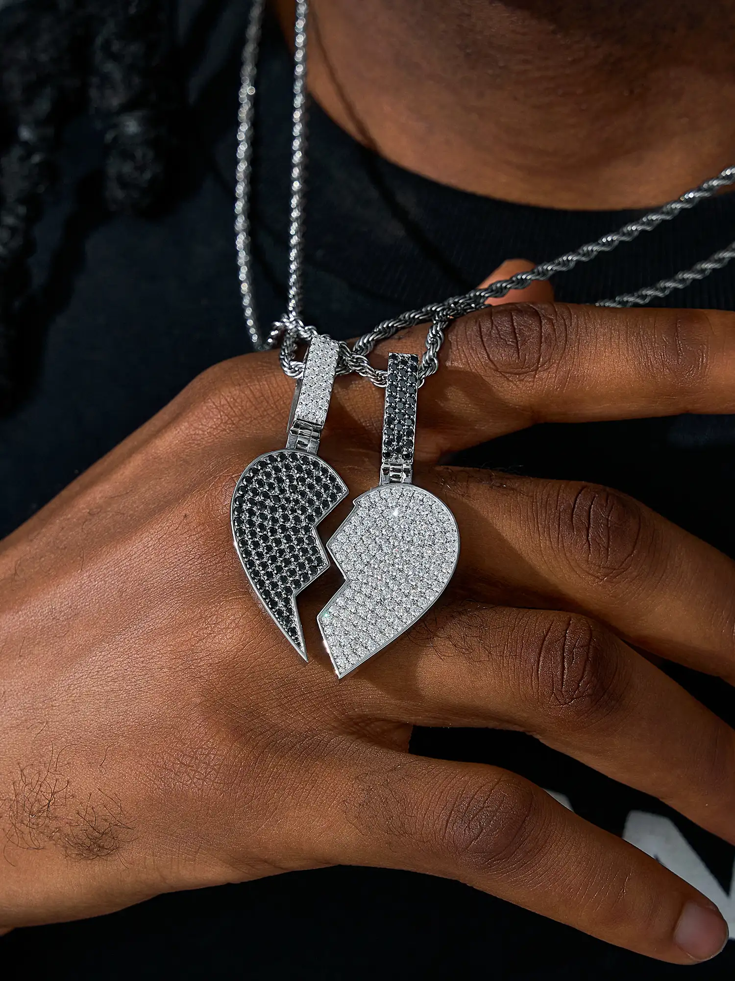 White & Black Moissanite Broken Heart Pendant - Image 7